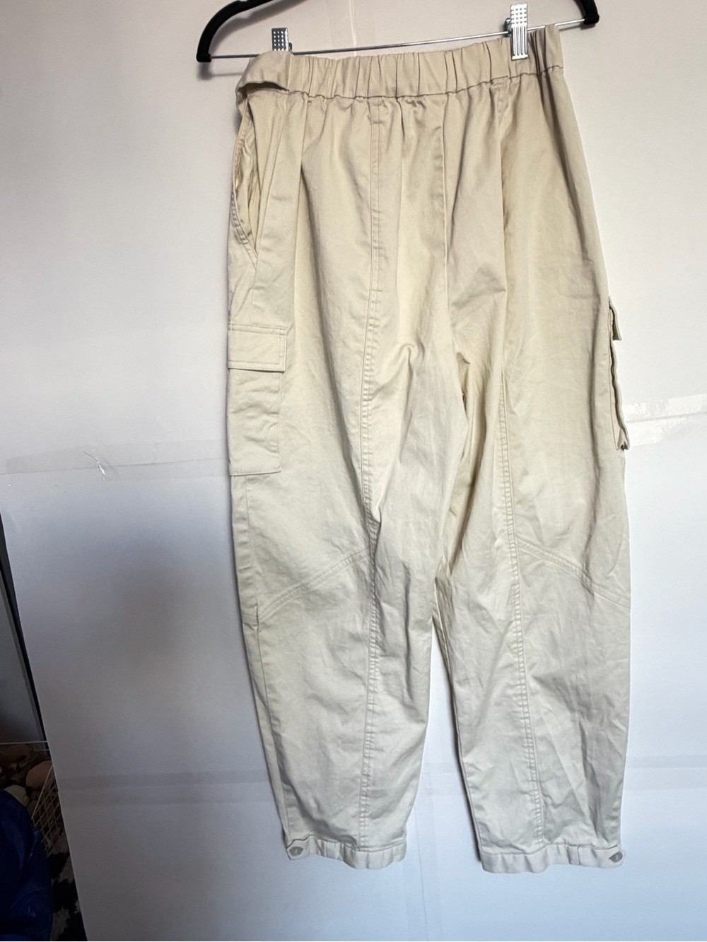 The Drop Karen Britchick Cargo Joggers in cream - Picture 5 of 9